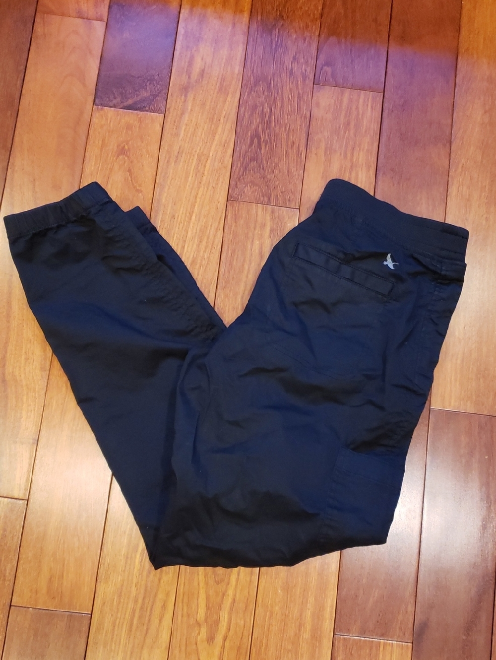 Eddie Bauer Women's size 4 black twill cargo jogger. Pull on
